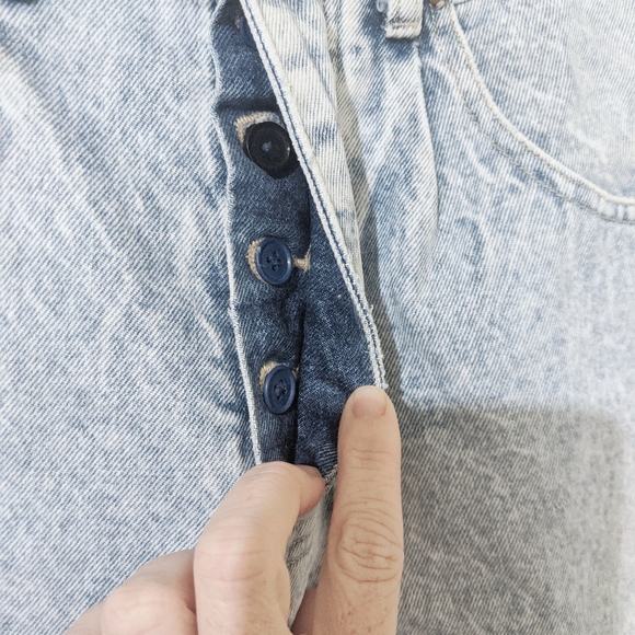 Vintage Whipp High Waisted Acid Wash Mom Jeans - Picture 5 of 6